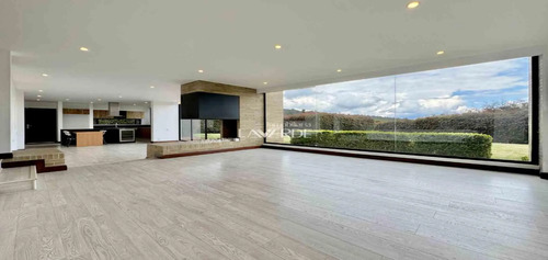 Casa en Arriendo en Yerbabuena, Chía