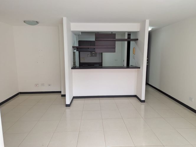 Apartamento de 3 alcobas en venta en El Bosque, Cali, 82 m² · foto 4 de 24