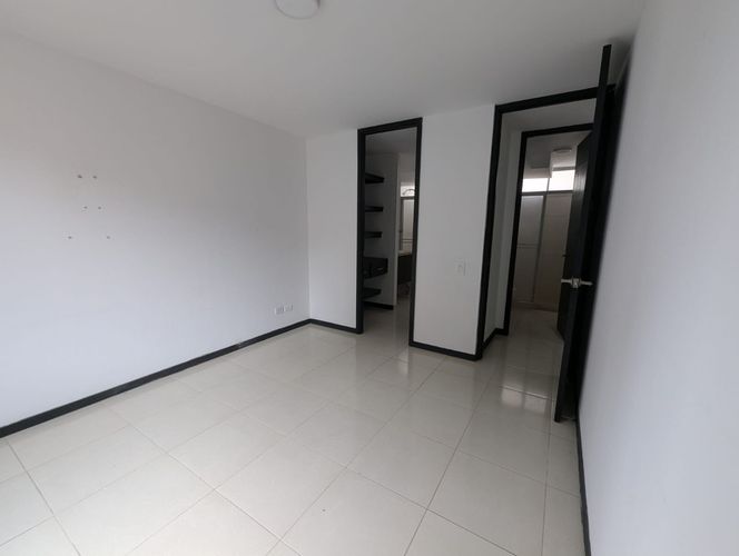Apartamento de 3 alcobas en venta en El Bosque, Cali, 82 m² · foto 5 de 24