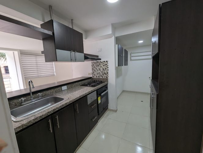 Apartamento de 3 alcobas en venta en El Bosque, Cali, 82 m² · foto 13 de 24