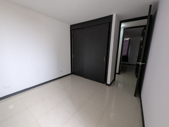 Apartamento de 3 alcobas en venta en El Bosque, Cali, 82 m² · foto 18 de 24
