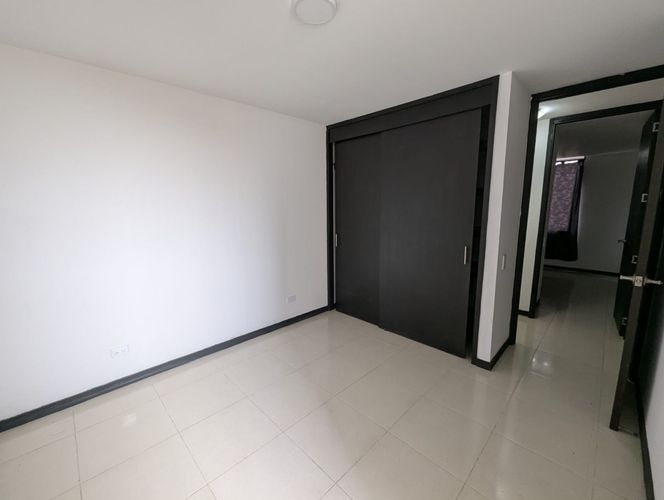 Apartamento de 3 alcobas en venta en El Bosque, Cali, 82 m² · foto 19 de 24