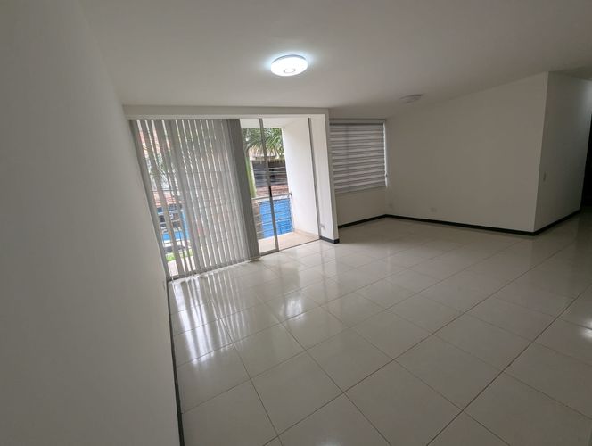 Apartamento de 3 alcobas en venta en El Bosque, Cali, 82 m² · foto 21 de 24