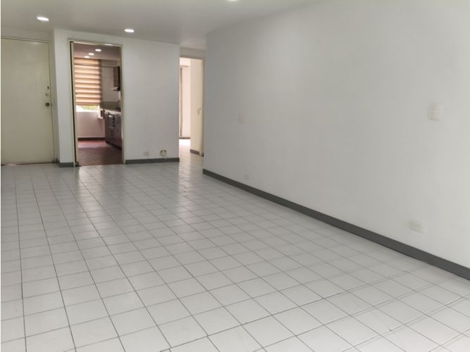 Apartamento de 2 alcobas en venta en Laureles, Medellín, 66 m² · foto 3 de 9