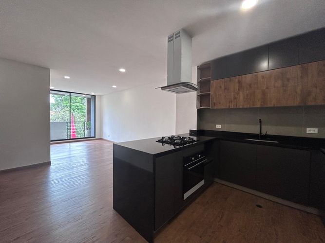Apartamento de 2 alcobas en venta en Chicó Navarra, Bogotá, 70 m² · foto 2 de 14
