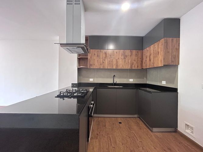 Apartamento de 2 alcobas en venta en Chicó Navarra, Bogotá, 70 m² · foto 3 de 14