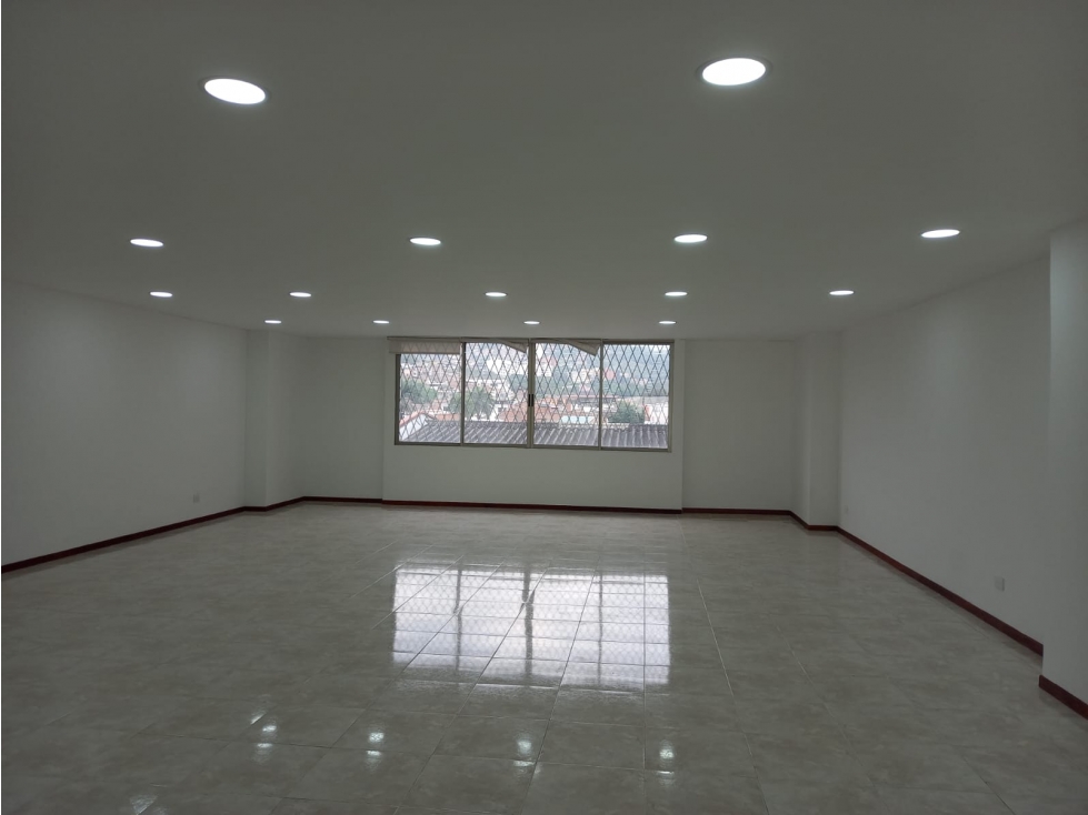 Edificio en venta en Los Libertadores, Cali, 1484 m² · foto 5 de 19