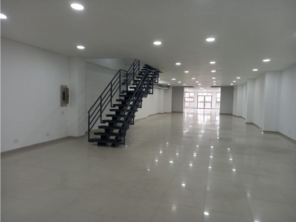 Edificio en venta en Los Libertadores, Cali, 1484 m² · foto 7 de 19