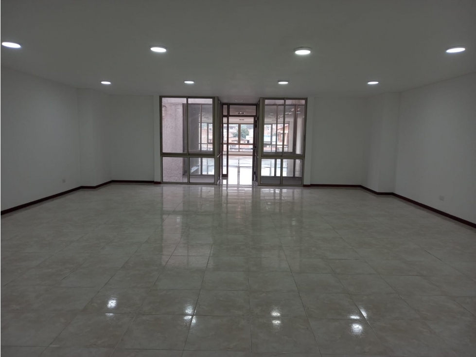 Edificio en venta en Los Libertadores, Cali, 1484 m² · foto 8 de 19