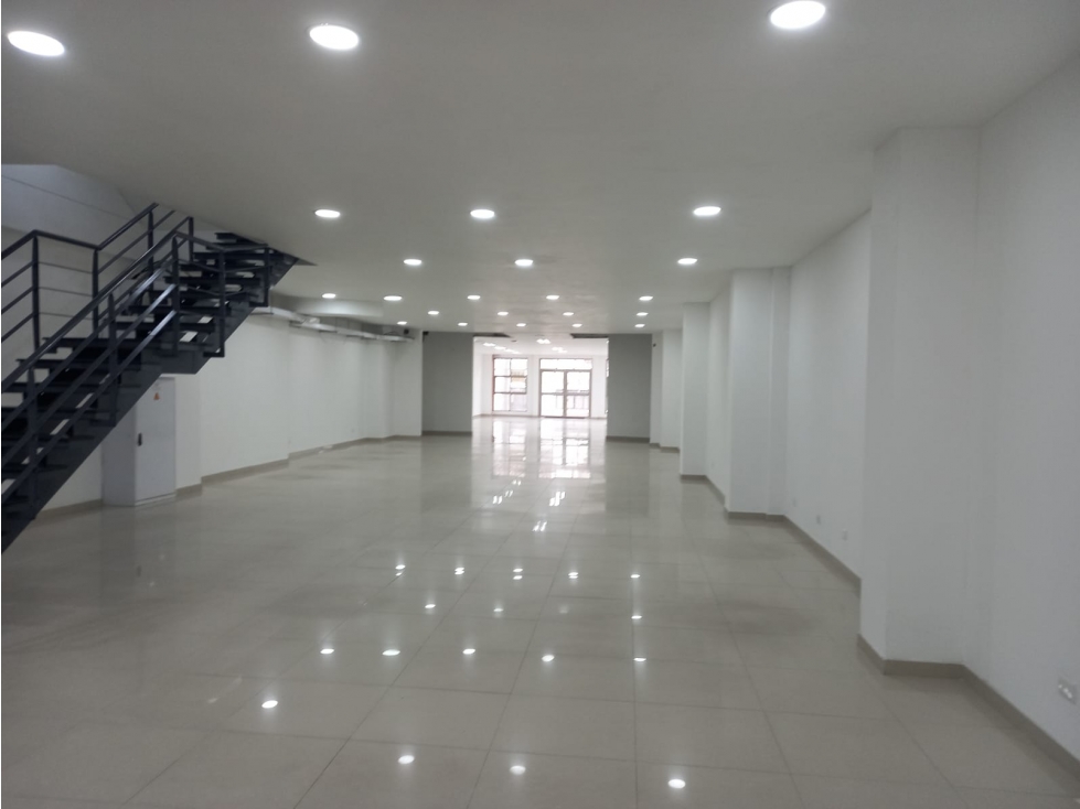 Edificio en venta en Los Libertadores, Cali, 1484 m² · foto 13 de 19