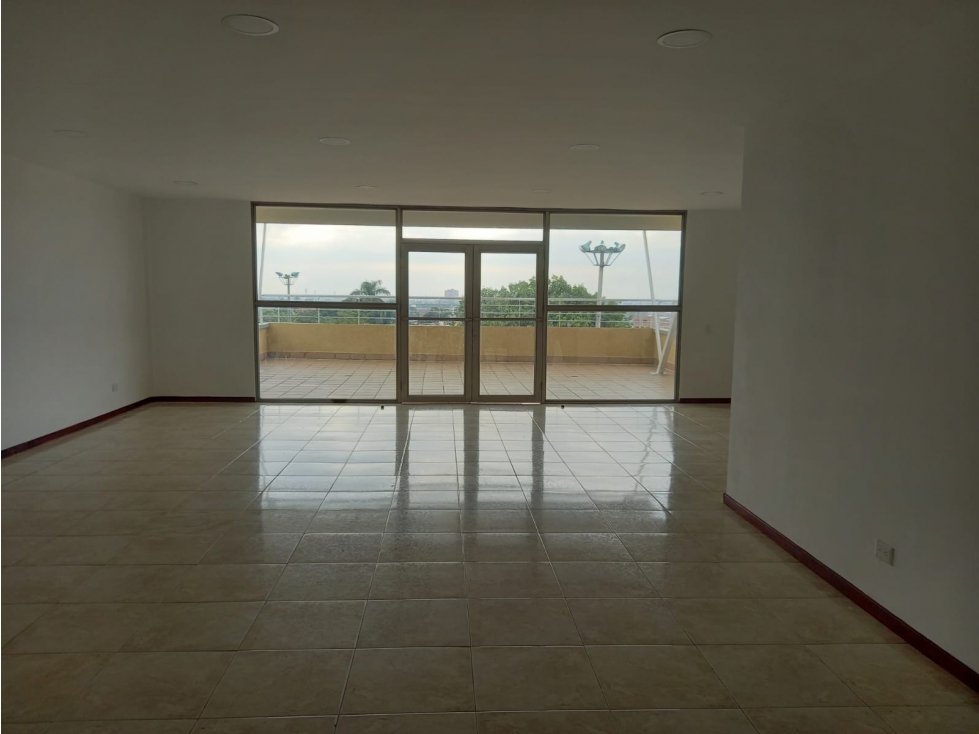 Edificio en venta en Los Libertadores, Cali, 1484 m² · foto 16 de 19
