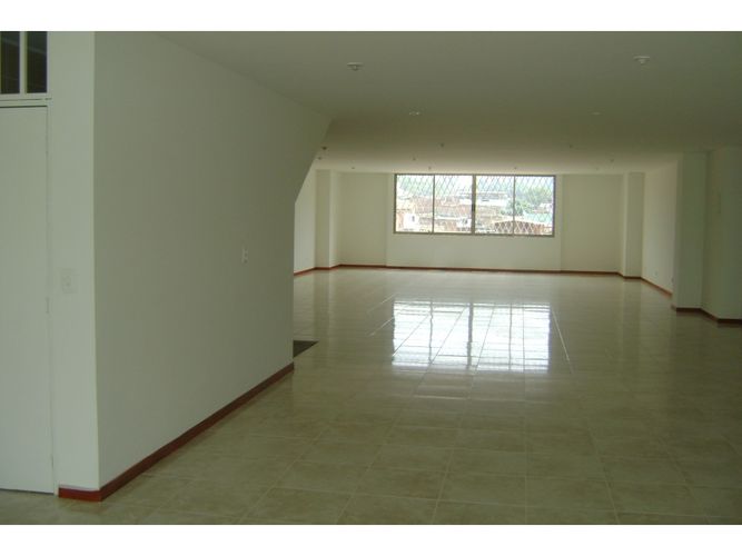 Edificio en venta en Los Libertadores, Cali, 1484 m² · foto 17 de 19