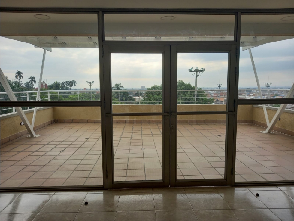 Edificio en venta en Los Libertadores, Cali, 1484 m² · foto 18 de 19