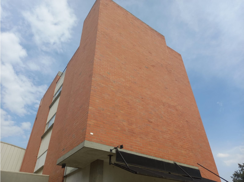 Edificio en venta en Acopi, Yumbo, 903 m² · foto 2 de 19