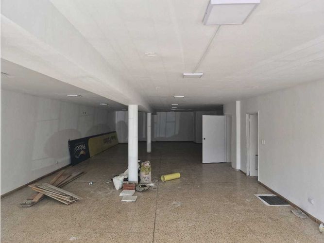 Local en arriendo en San Vicente, Cali, 302 m² · foto 2 de 8