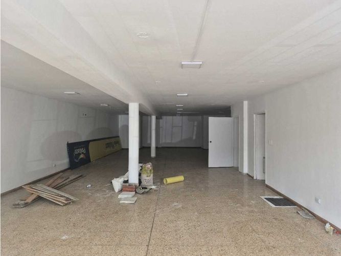 Local en arriendo en San Vicente, Cali, 302 m² · foto 3 de 8