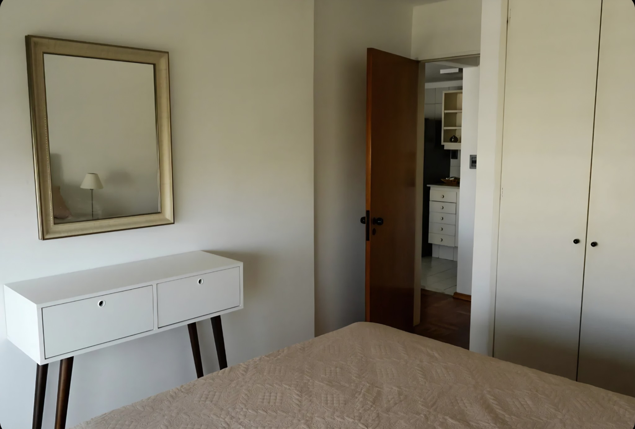 Exquisito apartamento de 1 dormitorio, amueblado y equipado, con ubicación privilegiada en Avenida Brasil, a pasos de la Rambla. · Foto 6
