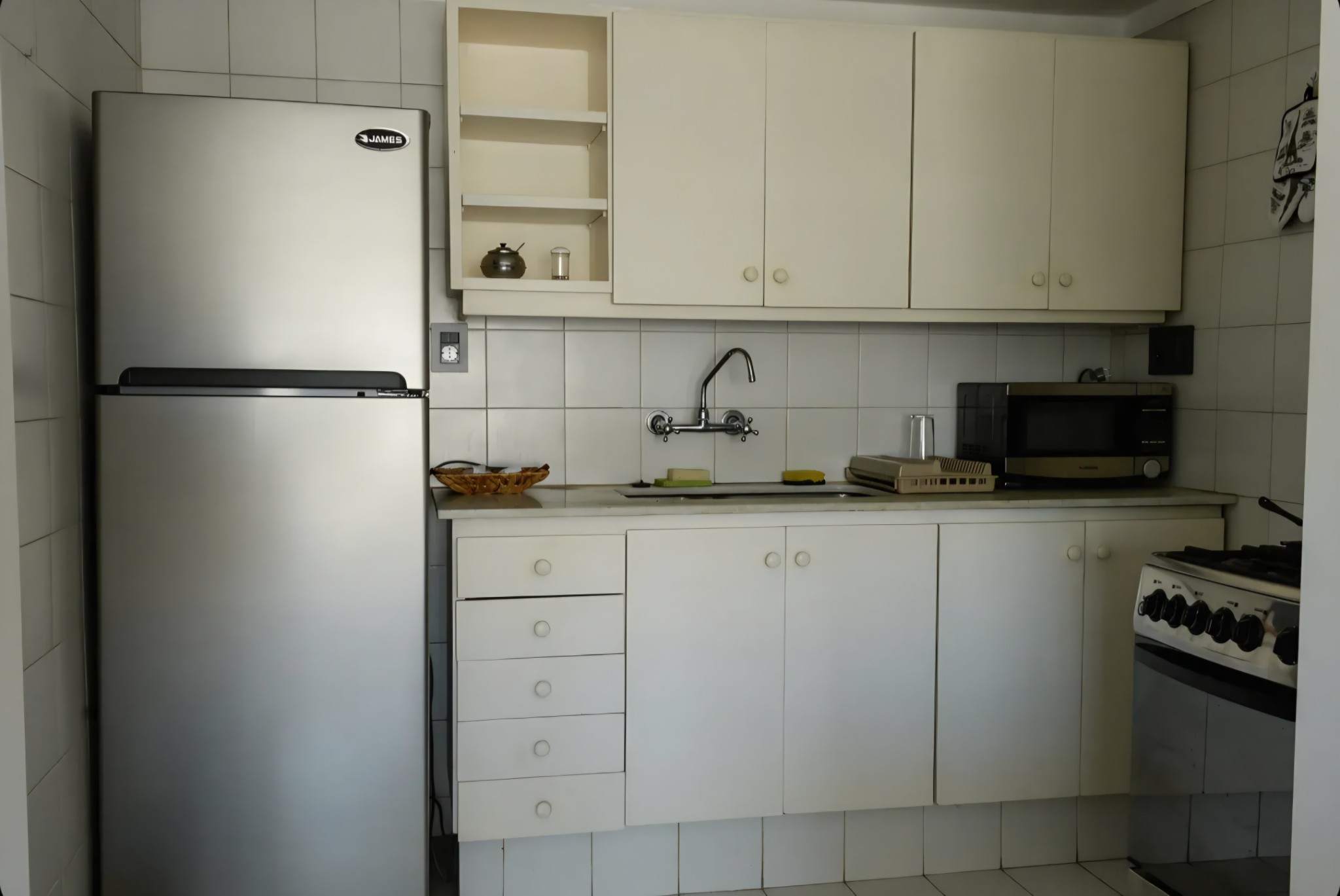 Exquisito apartamento de 1 dormitorio, amueblado y equipado, con ubicación privilegiada en Avenida Brasil, a pasos de la Rambla. · Foto 7