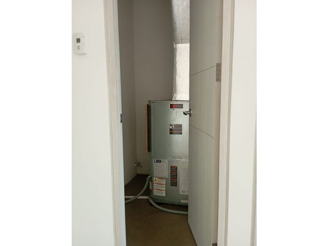 Oficina en arriendo en El Castillo, Medellín, 56 m² · foto 9 de 9