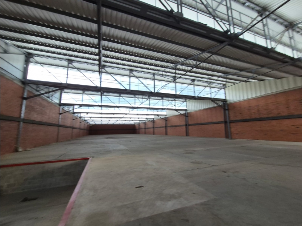 Bodega en arriendo en Llano Grande, Palmira, 2500 m² · foto 2 de 9