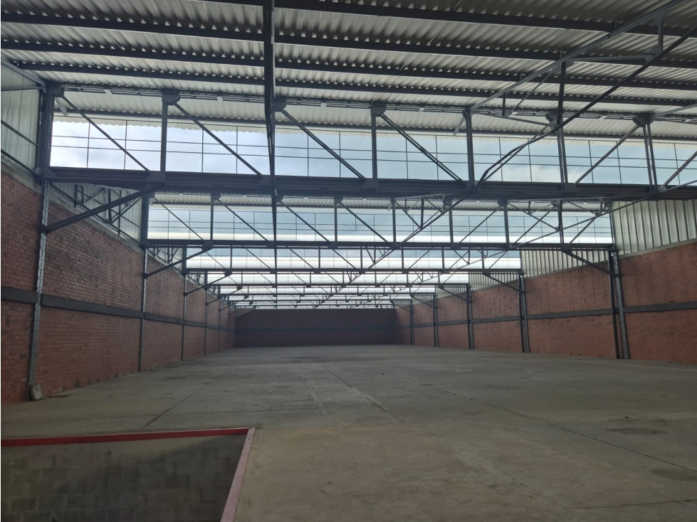 Bodega en arriendo en Llano Grande, Palmira, 2500 m² · foto 3 de 9