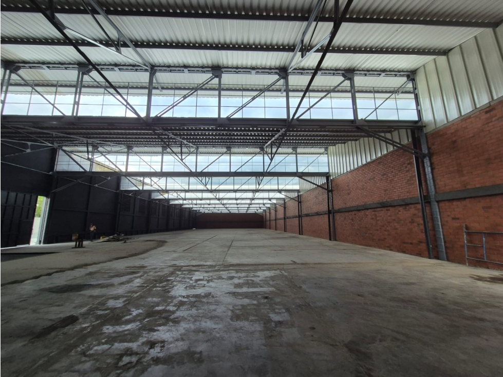 Bodega en arriendo en Llano Grande, Palmira, 2500 m² · foto 4 de 9