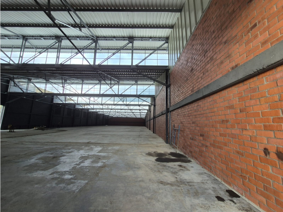 Bodega en arriendo en Llano Grande, Palmira, 2500 m² · foto 5 de 9