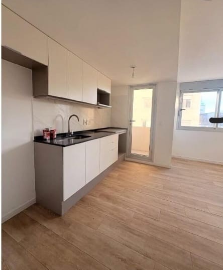 1 Dormitorio a Estrenar con Patio sobre 18 de Julio, Tres Cruces