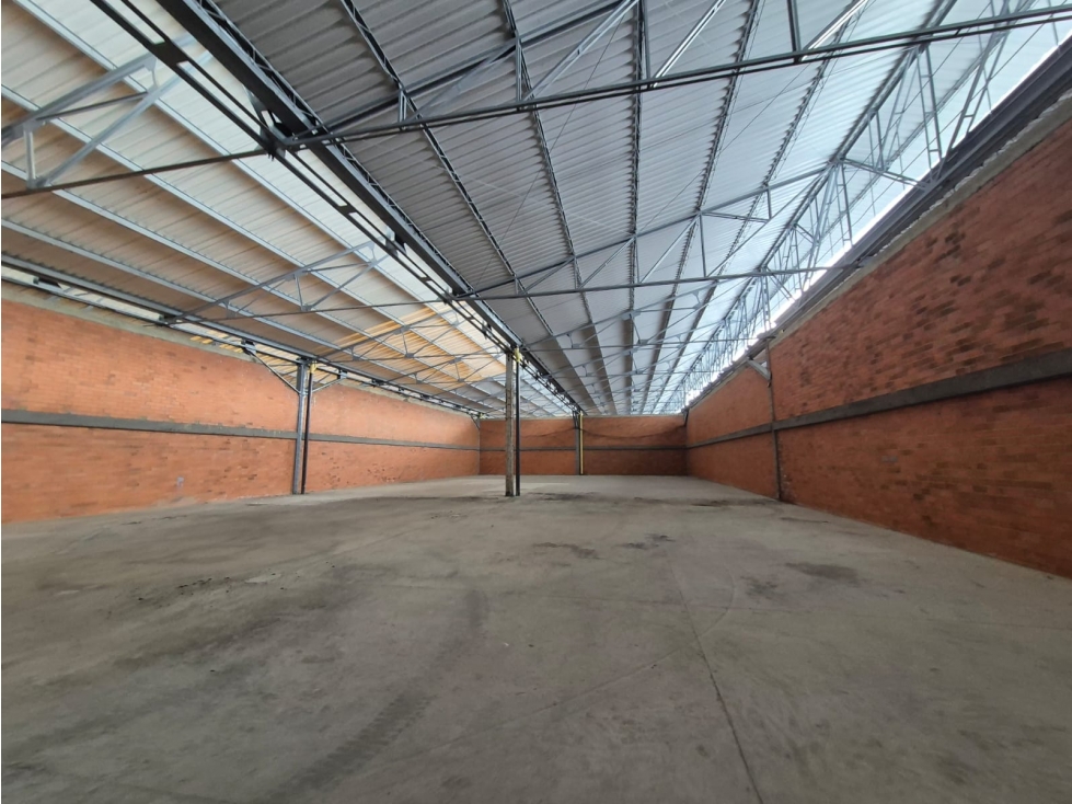 Bodega en arriendo en Llano Grande, Palmira, 1500 m² · foto 2 de 16