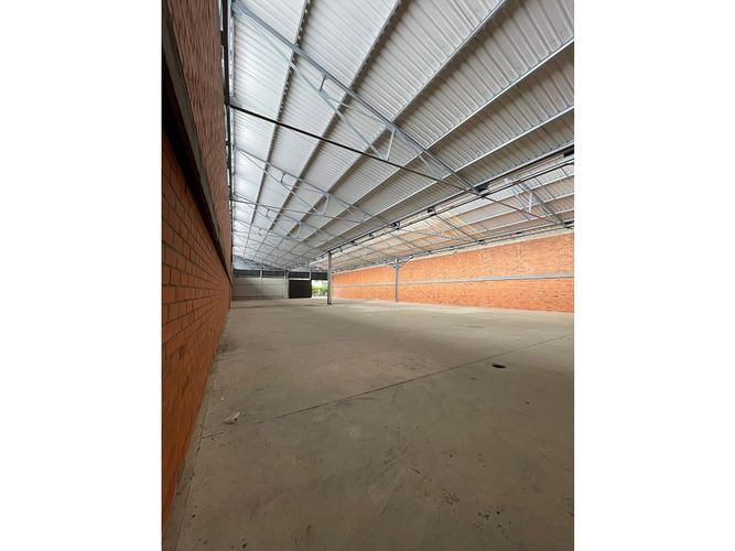 Bodega en arriendo en Llano Grande, Palmira, 1500 m² · foto 14 de 16