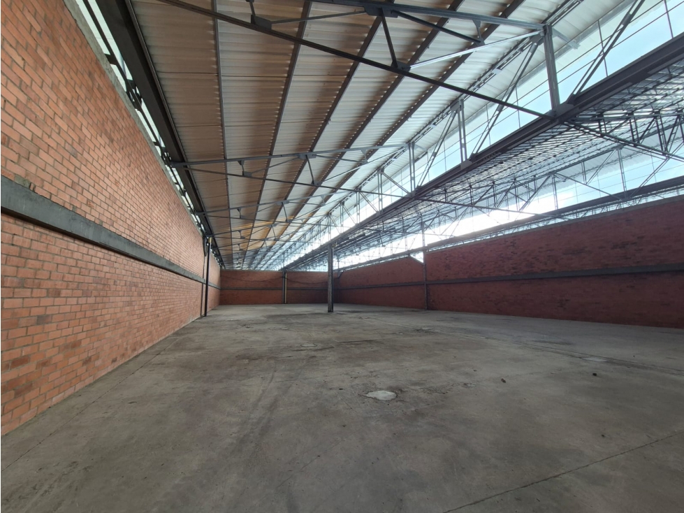 Bodega en arriendo en Bosques De Morelia, Palmira, 2000 m² · foto 3 de 18