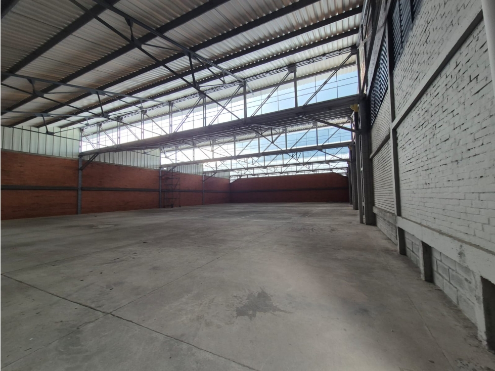 Bodega en arriendo en Bosques De Morelia, Palmira, 2000 m² · foto 11 de 18