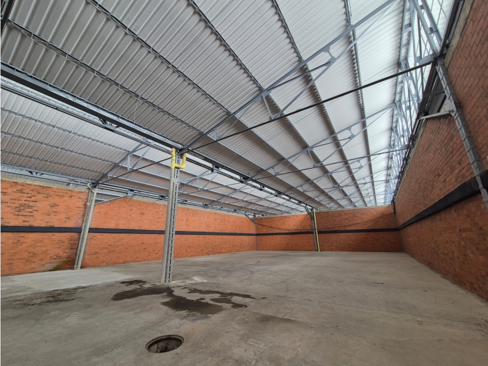 Bodega en arriendo en Bosques De Morelia, Palmira, 2000 m² · foto 14 de 18