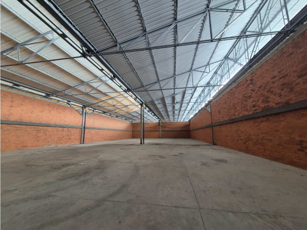 Bodega en arriendo en Bosques De Morelia, Palmira, 2000 m² · foto 15 de 18