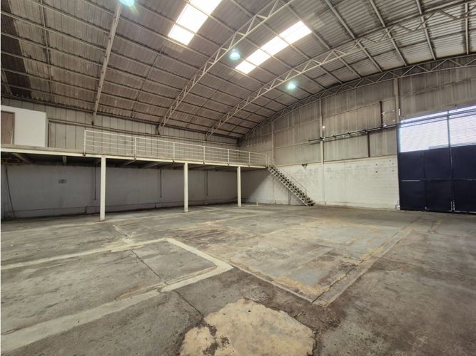 Bodega en arriendo en Arroyohondo, Yumbo, 570 m² · foto 2 de 12