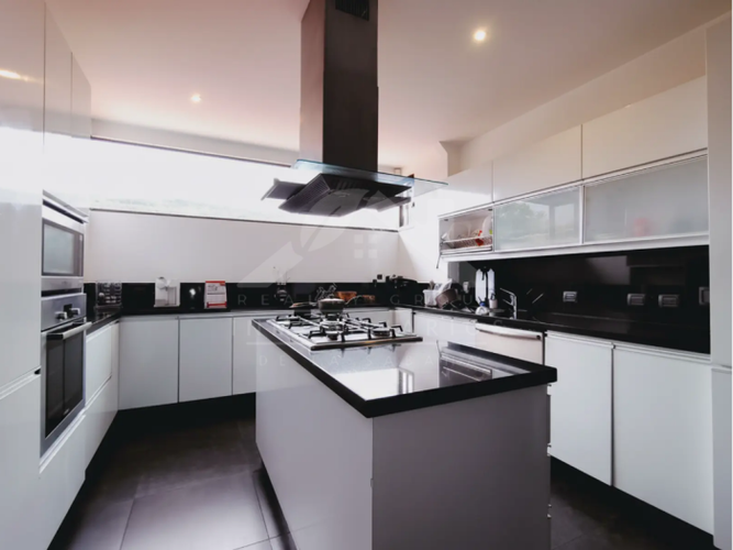 Casa de 5 alcobas en venta en Aposentos, Sopó, 400 m² · foto 9 de 24
