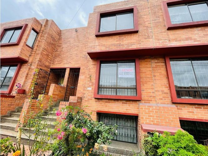 Casa en venta en Ferrocaja Fontibon, Bogotá · foto 4 de 24