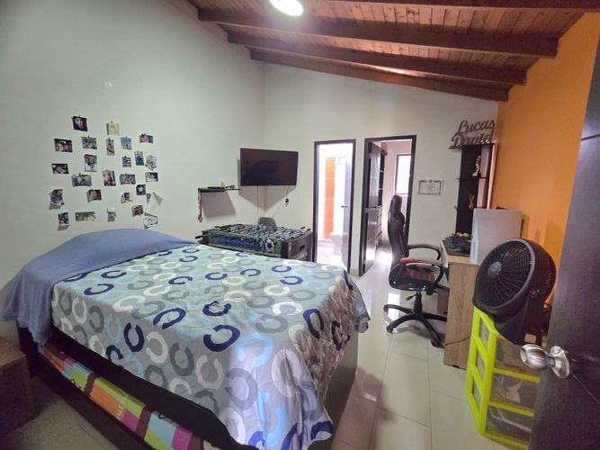 Casa de 3 alcobas en venta en Loma De Los Bernal, Medellín, 152 m² · foto 15 de 20
