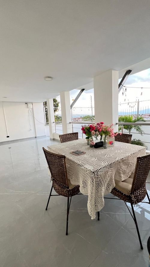 Casa de 6 alcobas en venta en Lagos Del Cacique, Bucaramanga, 450 m² · foto 4 de 16