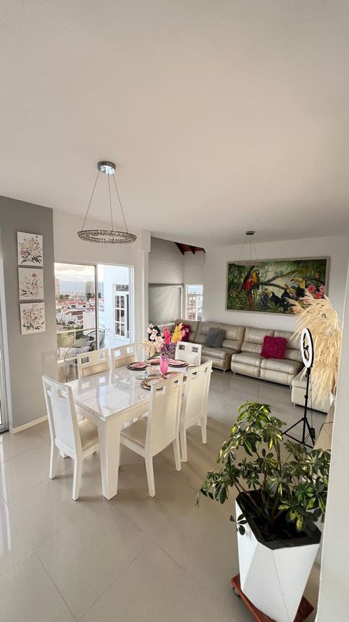 Casa de 6 alcobas en venta en Lagos Del Cacique, Bucaramanga, 450 m² · foto 5 de 16