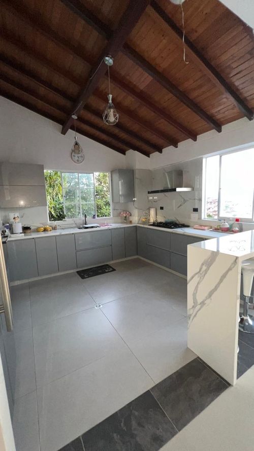 Casa de 6 alcobas en venta en Lagos Del Cacique, Bucaramanga, 450 m² · foto 7 de 16