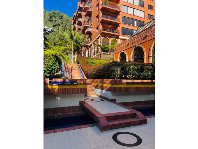 Apartamento en venta en Santa Barbara, Bogotá · foto 2 de 24