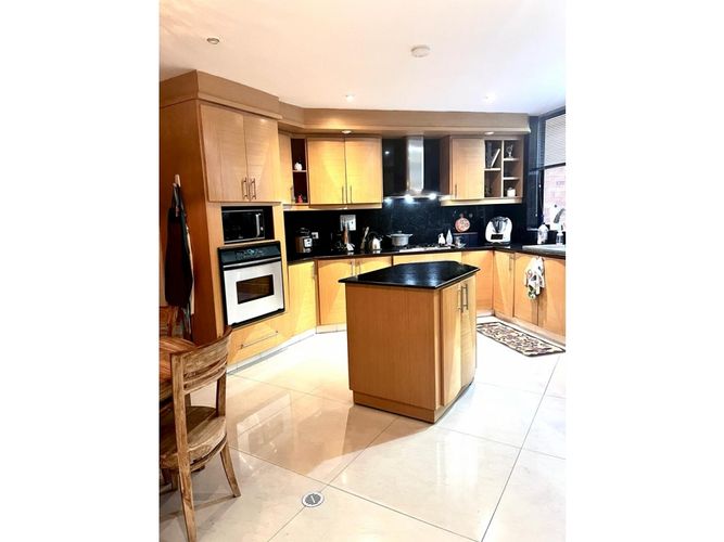 Apartamento en venta en Santa Barbara, Bogotá · foto 7 de 24