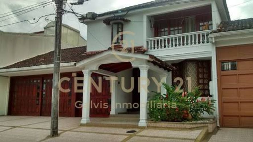 Casa de 3 alcobas en venta en Altos De Villa Codem, Villavicencio, 400 m² · foto 2 de 9