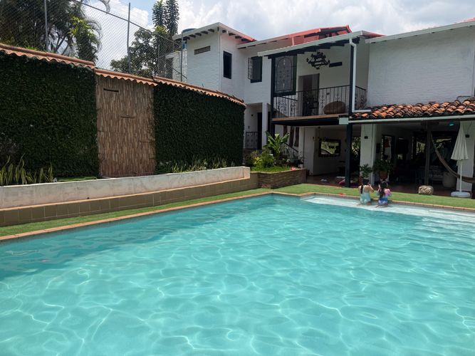 Casa de 3 alcobas en venta en Sector Cañaveralejo Sur La Sirena, Cali, 500 m² · foto 3 de 7