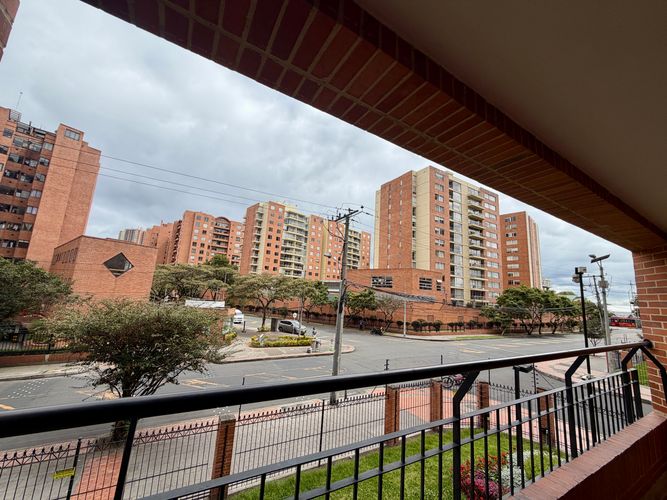 Apartamento de 3 alcobas en venta en Lagos De Cordoba, Bogotá, 154 m² · foto 4 de 24