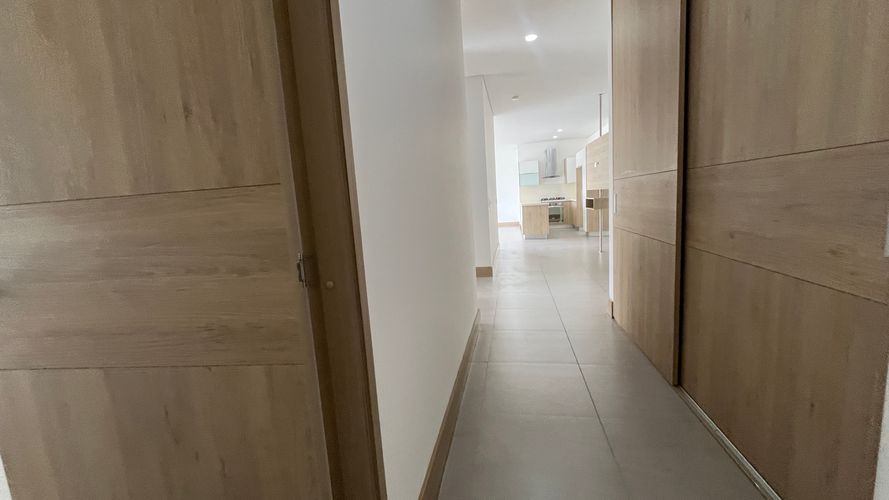 Apartamento de 3 alcobas en venta en Arboledas, Cali, 153 m² · foto 4 de 17