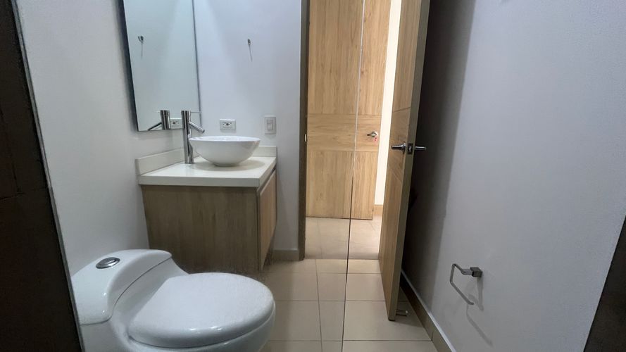 Apartamento de 3 alcobas en venta en Arboledas, Cali, 153 m² · foto 8 de 17