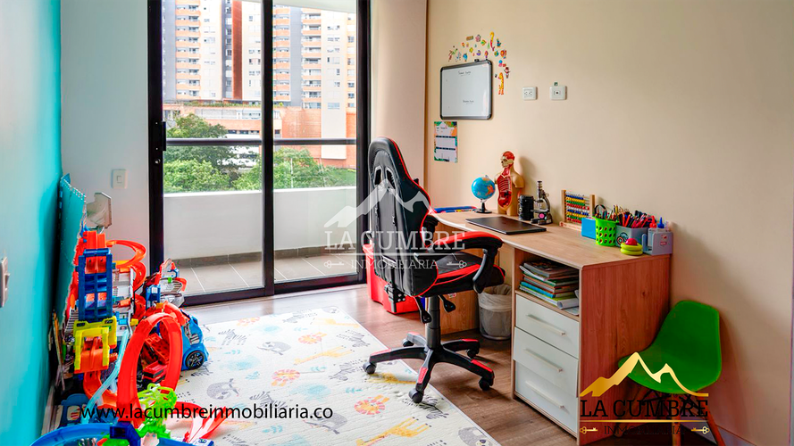 Apartamento de 3 alcobas en venta en Loma De Las Brujas, Envigado, 186 m² · foto 10 de 17