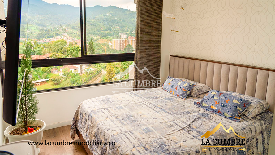 Apartamento de 3 alcobas en venta en Loma De Las Brujas, Envigado, 186 m² · foto 16 de 17